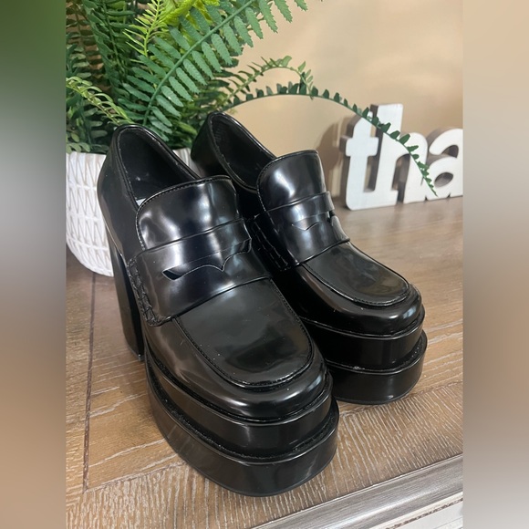 Steve Madden Black Platform Shoes - Picture 5 of 16